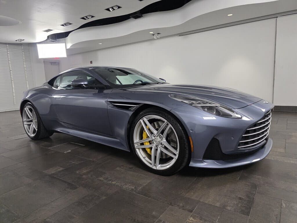 2025 ASTON MARTIN DB12