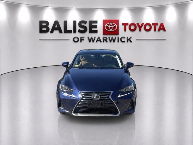 2017 Lexus IS