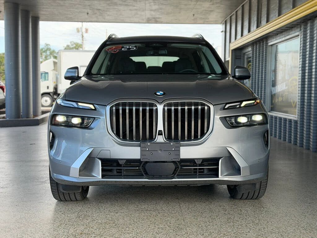 2025 BMW X7