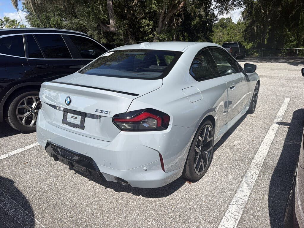 2025 BMW 230i