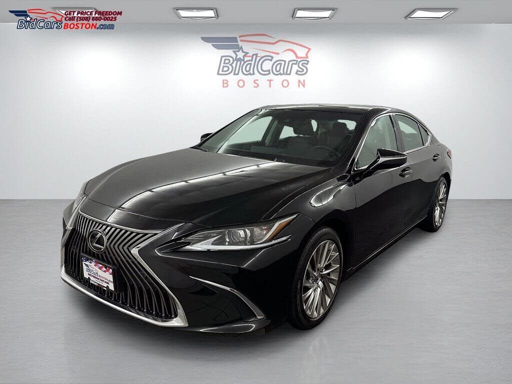 2019 LEXUS ES