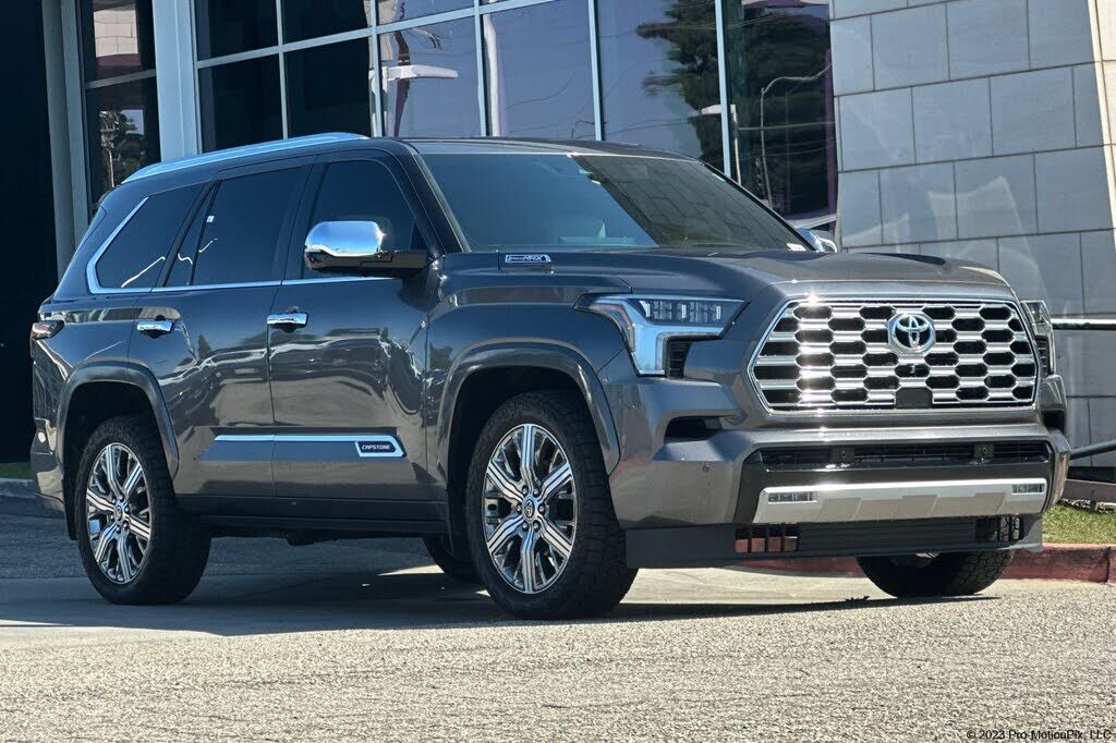 2024 TOYOTA Sequoia