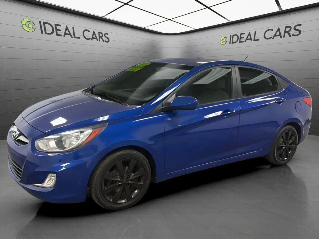 2012 HYUNDAI Accent