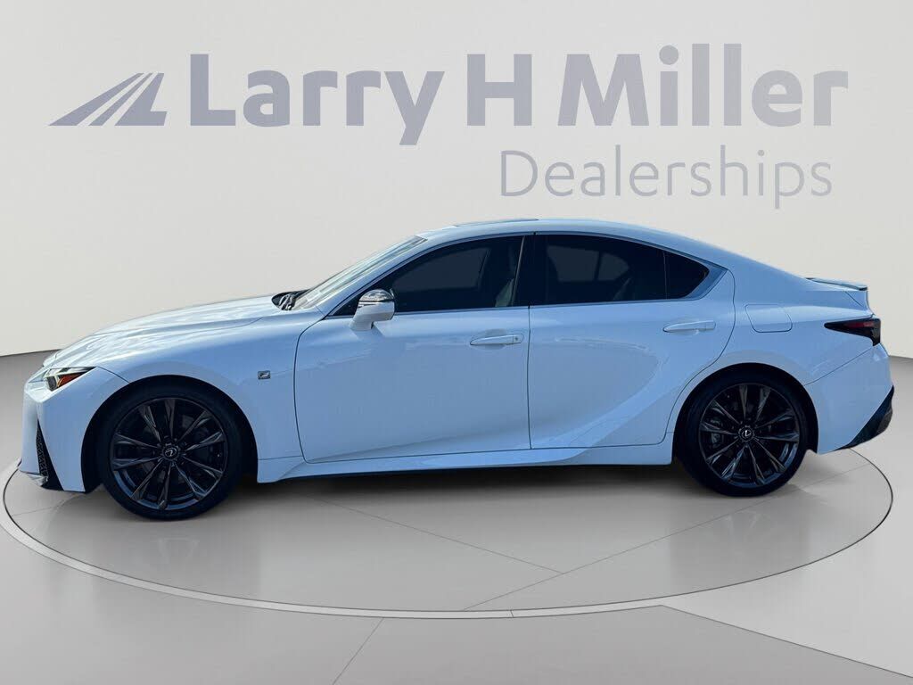 2021 Lexus IS