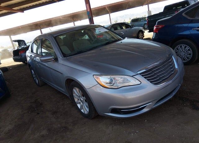 2013 CHRYSLER 200