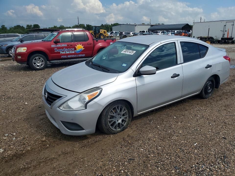 2016 NISSAN Versa