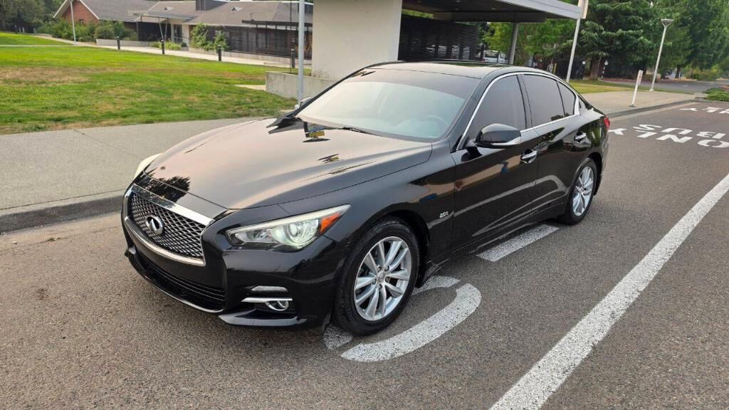 2016 INFINITI Q50
