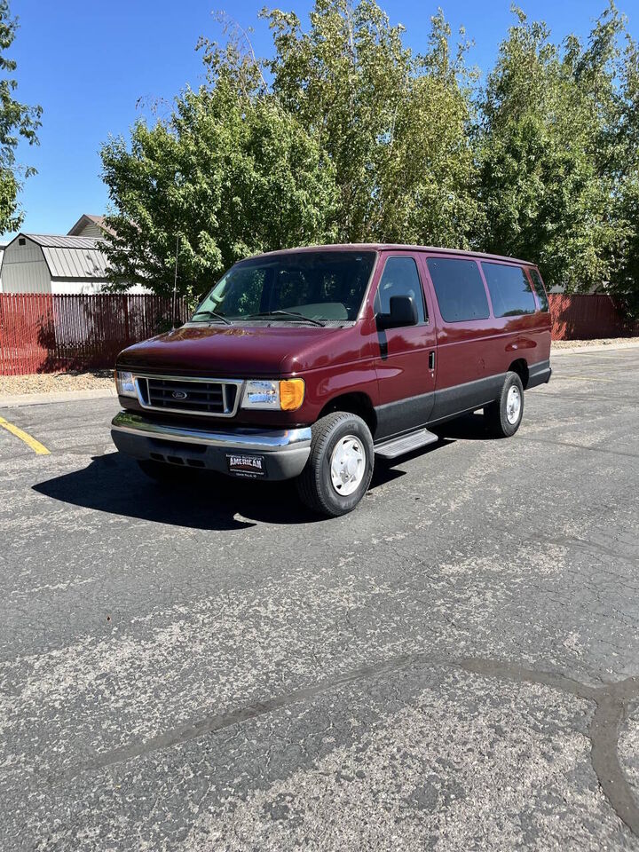 2005 FORD E-350