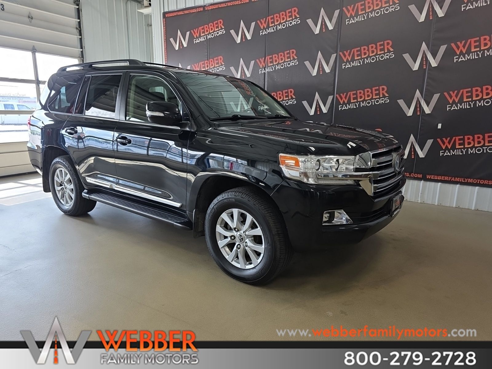2016 TOYOTA Land Cruiser