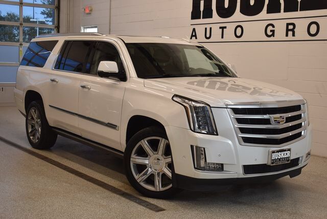 2017 CADILLAC Escalade ESV