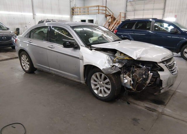 2013 CHRYSLER 200