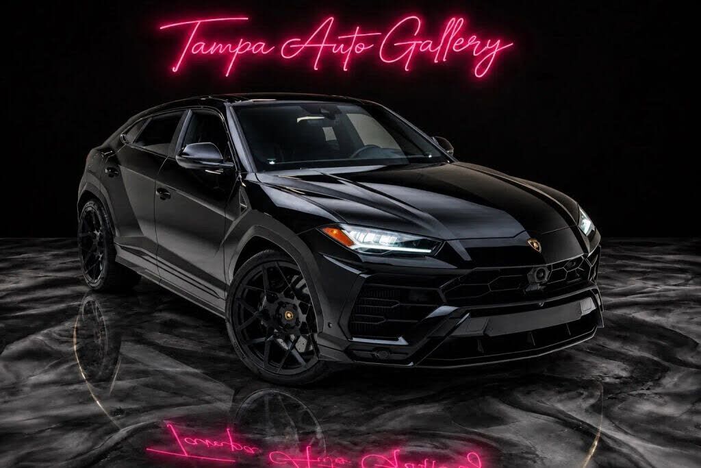2019 LAMBORGHINI URUS