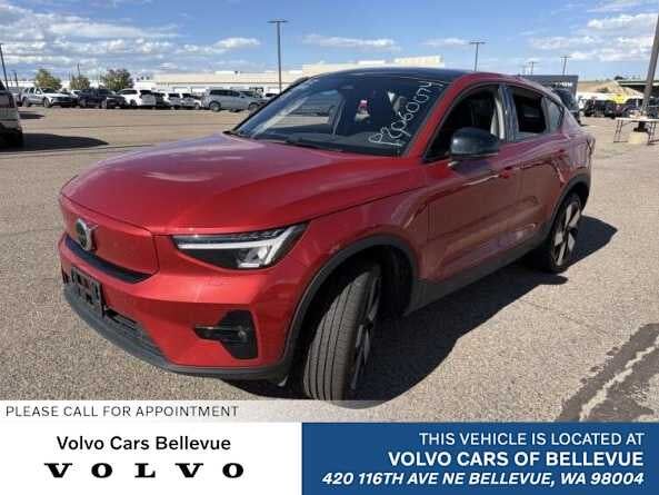 2023 VOLVO C40