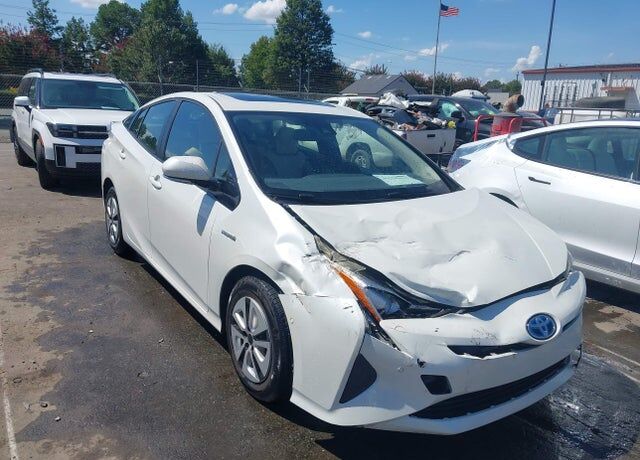 2017 TOYOTA PRIUS