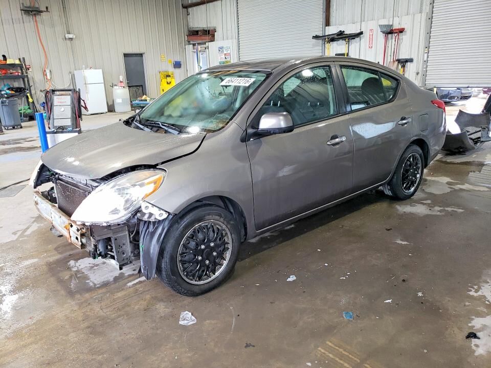 2013 NISSAN Versa