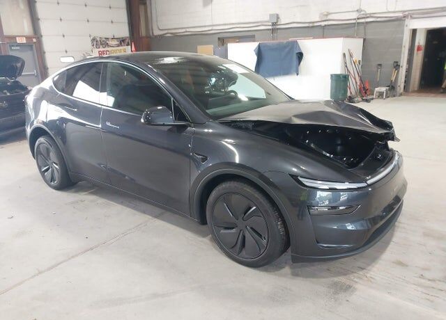 2026 TESLA Model Y