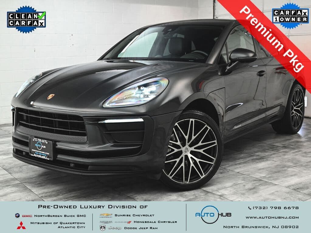 2022 PORSCHE Macan