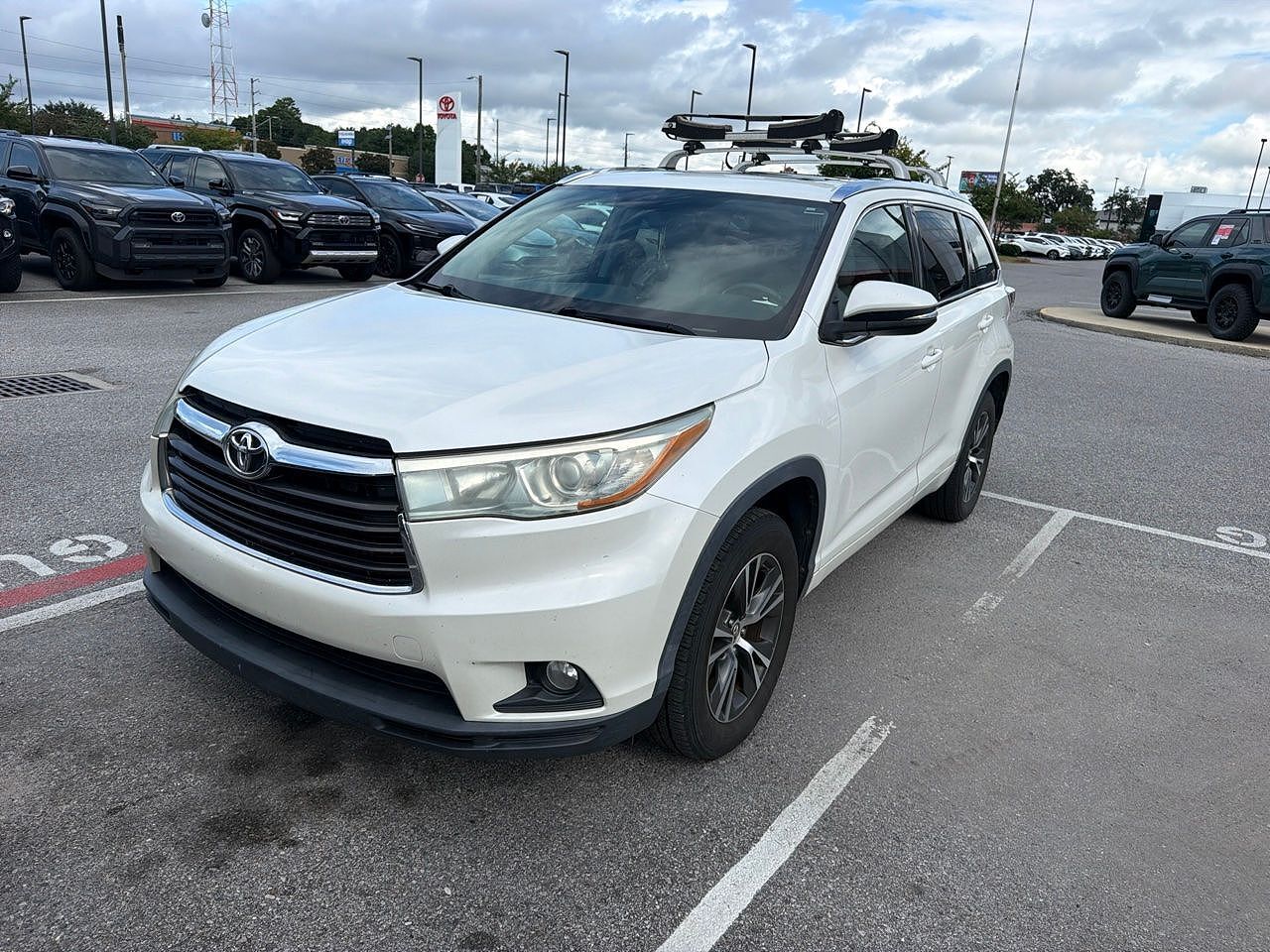 2016 TOYOTA Highlander