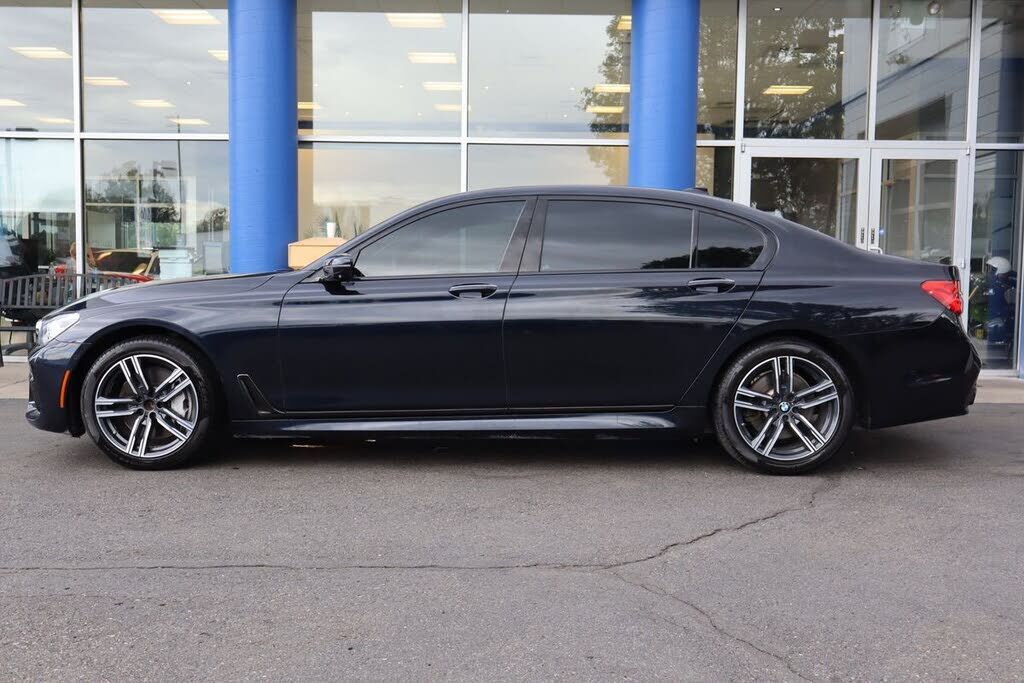 2017 BMW 750i / B7