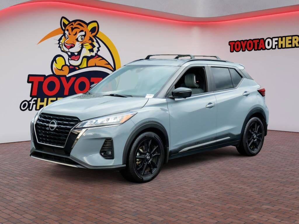 2022 NISSAN Kicks