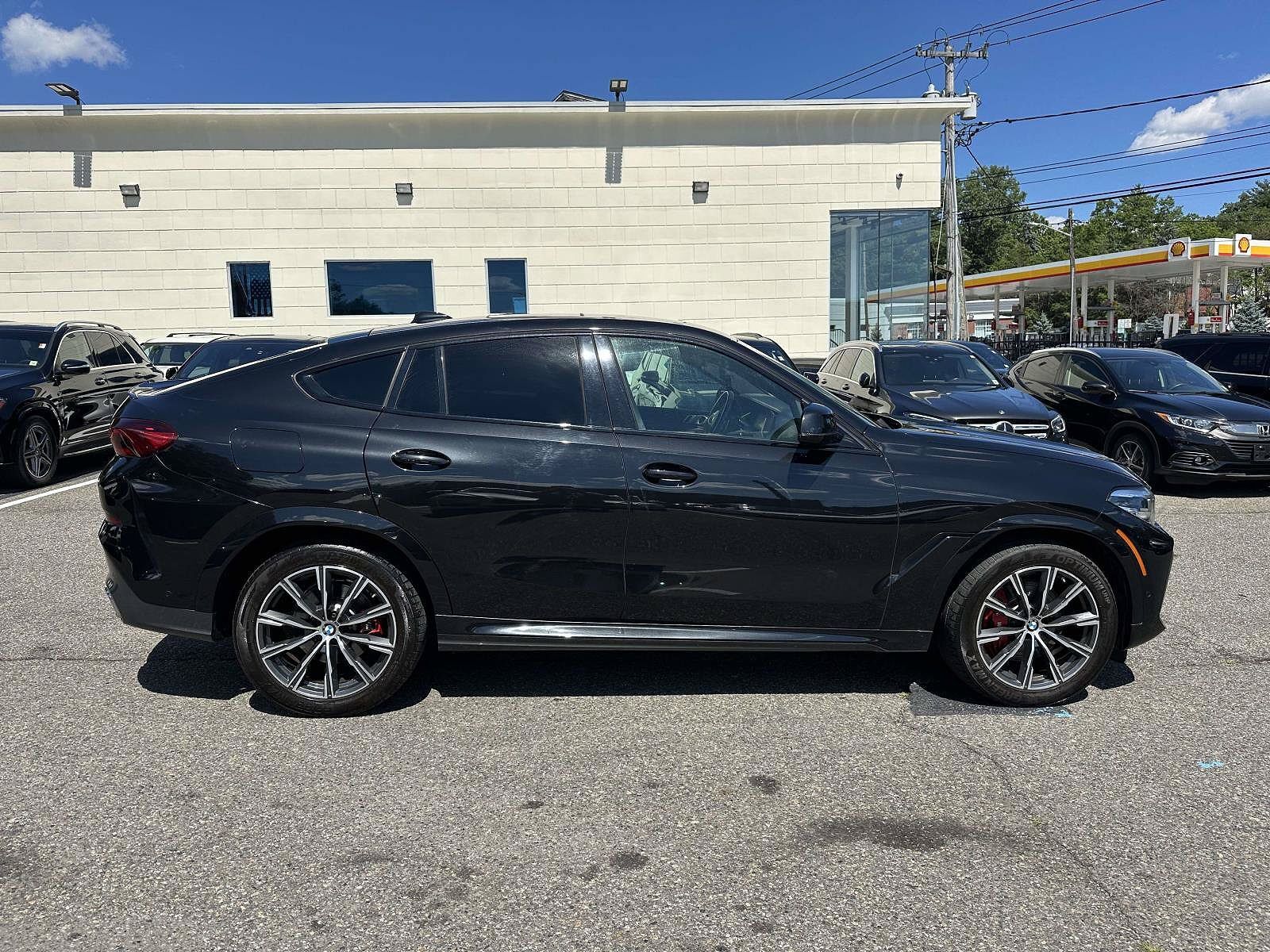 2022 BMW X6