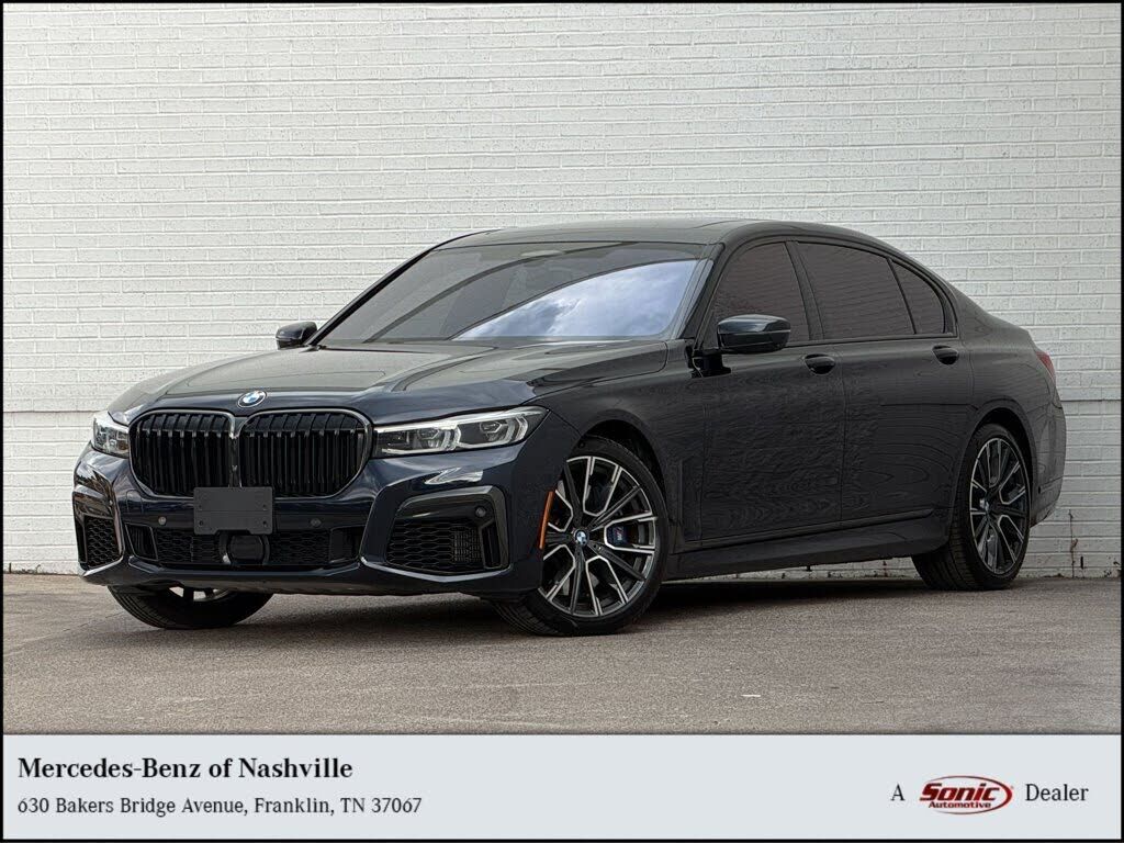 2022 BMW M7