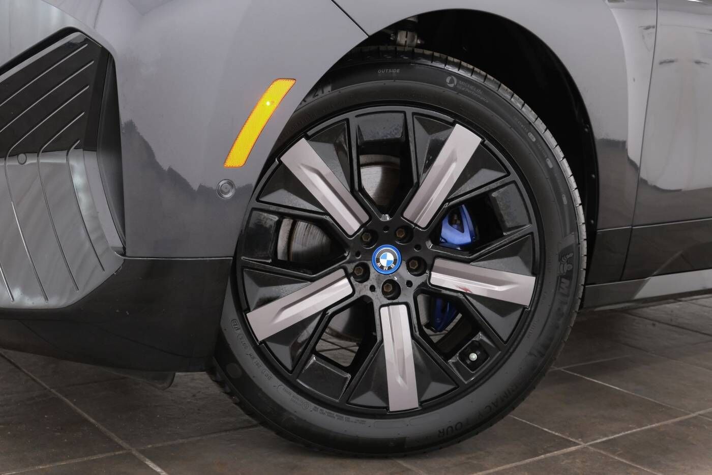 2024 BMW iX