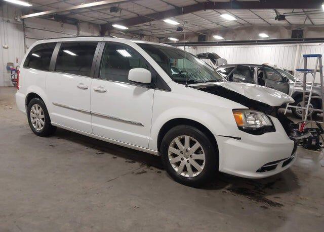2016 CHRYSLER Town and Country