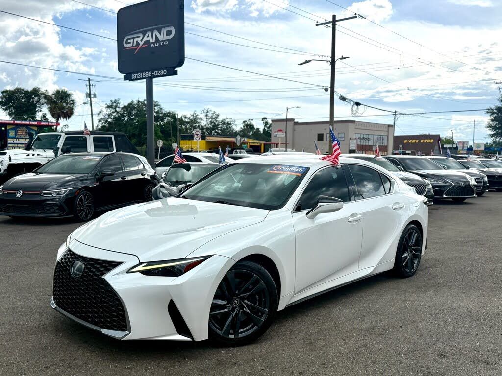 2021 LEXUS IS