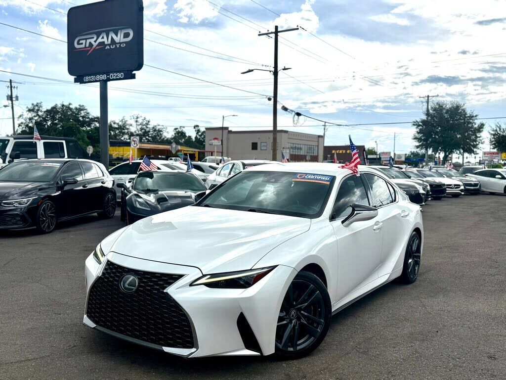 2021 Lexus IS