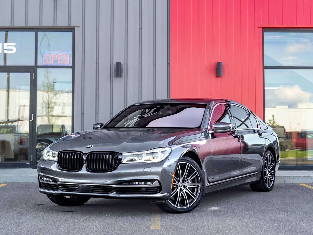2016 BMW 750i