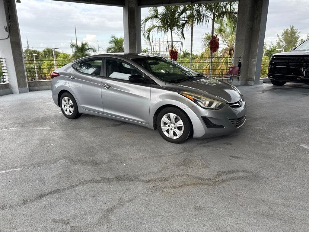 2016 HYUNDAI Elantra