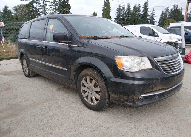 2014 CHRYSLER Town and Country