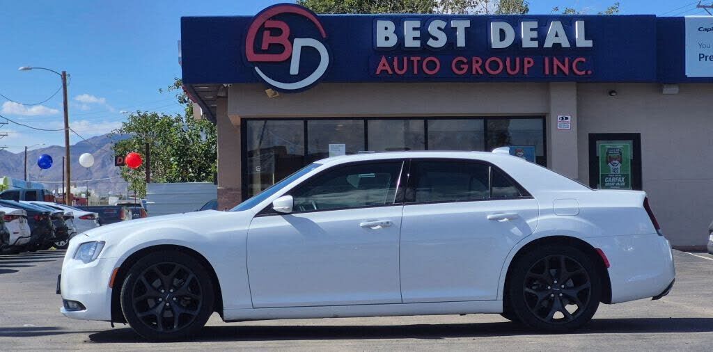 2023 CHRYSLER 300