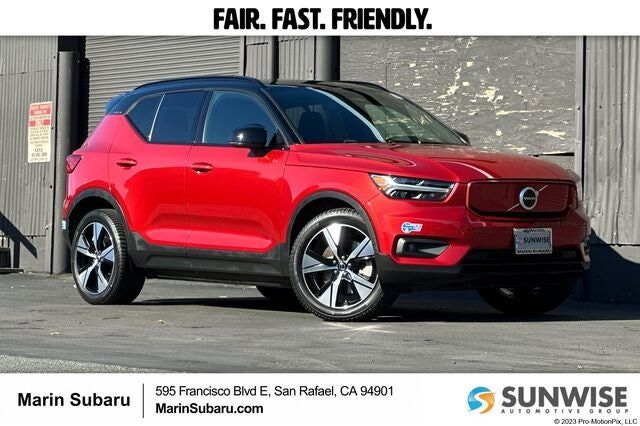 2021 VOLVO XC40