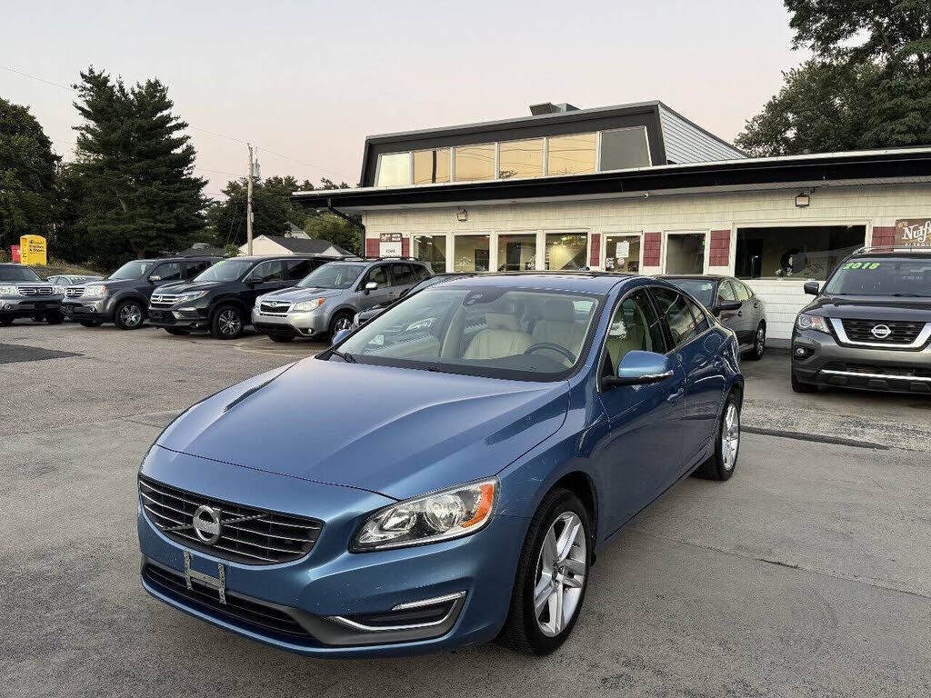2015 VOLVO S60