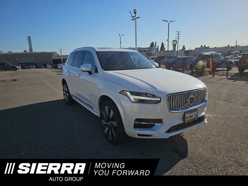 2023 VOLVO XC90