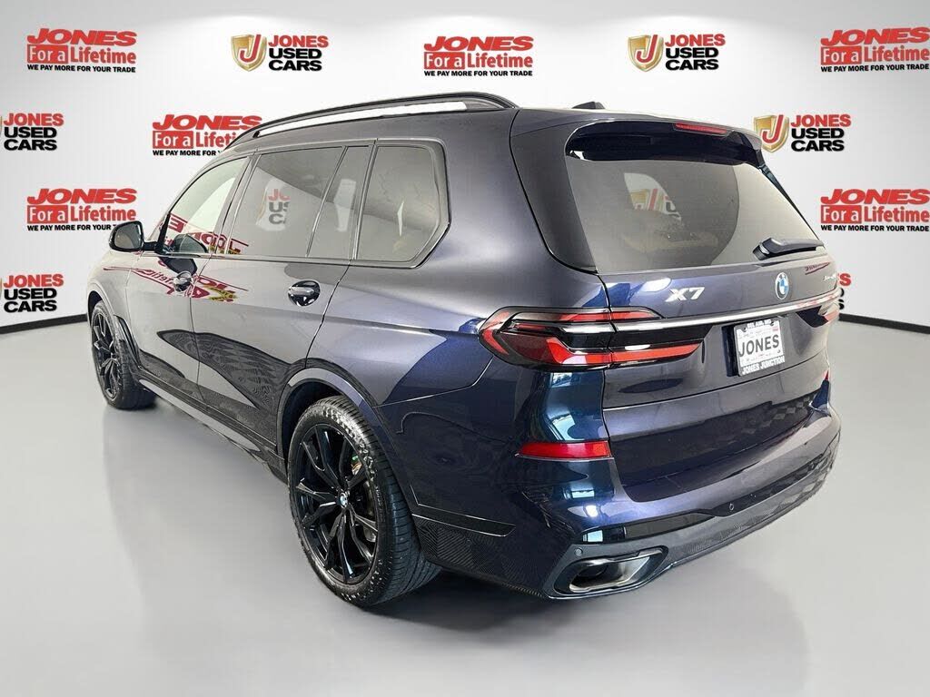 2023 BMW X7