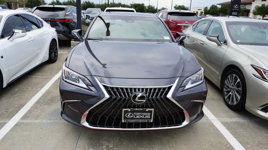 2025 Lexus ES