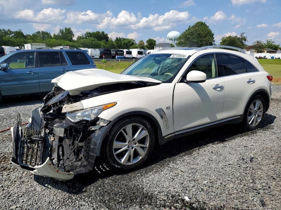 2015 INFINITI QX70