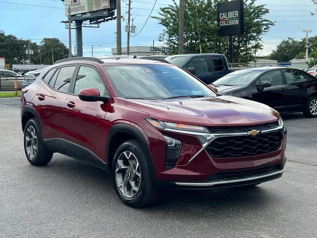 2025 CHEVROLET Trax