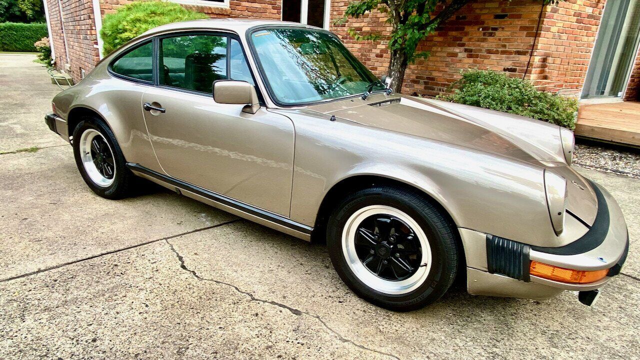 1982 PORSCHE 911