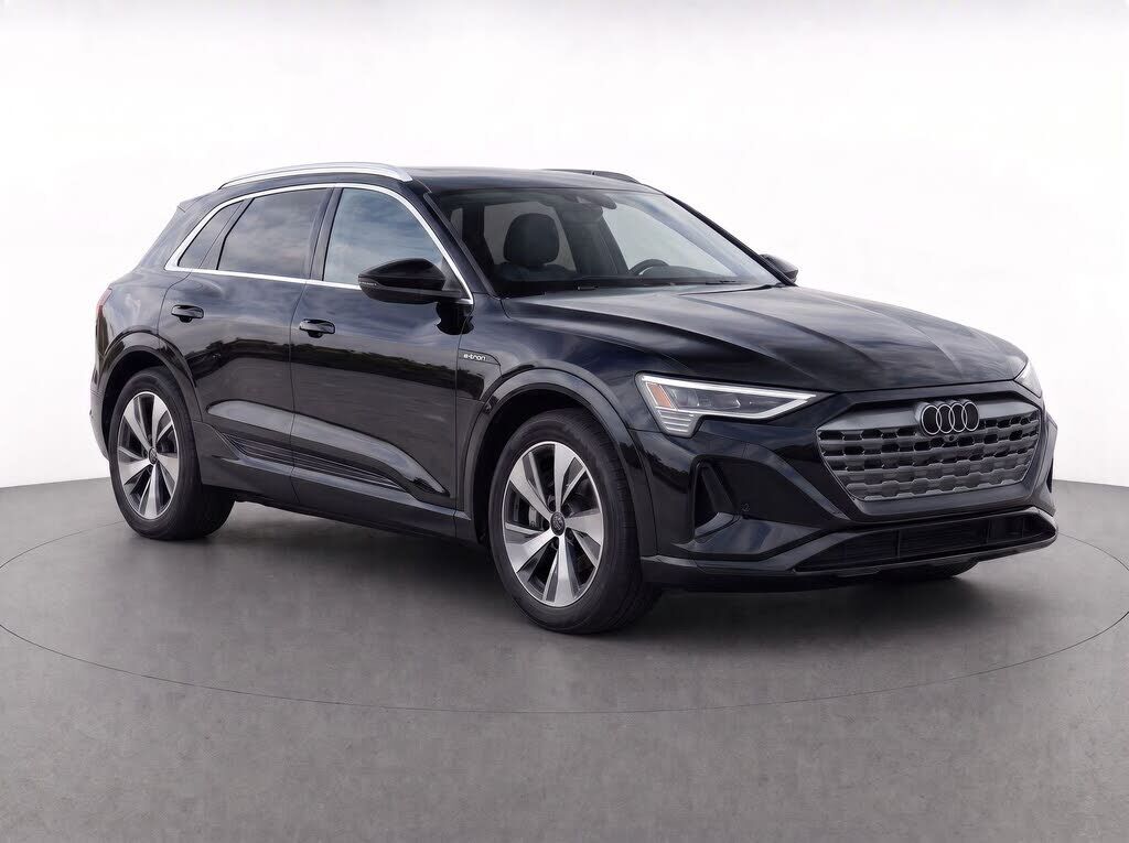 2024 Audi Q8