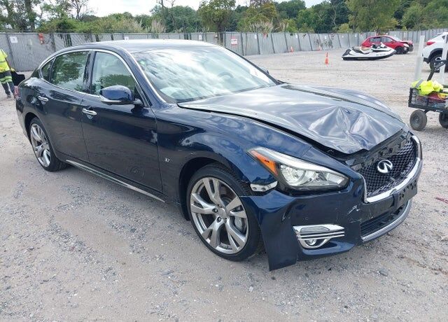 2017 INFINITI Q70L