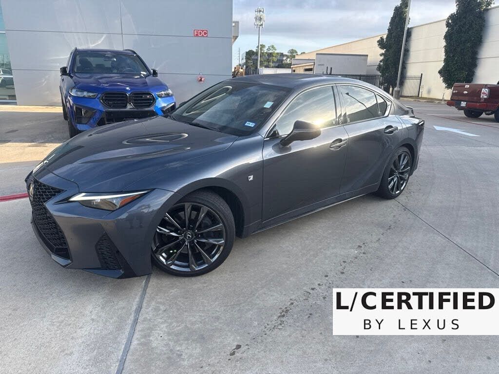 2025 LEXUS IS
