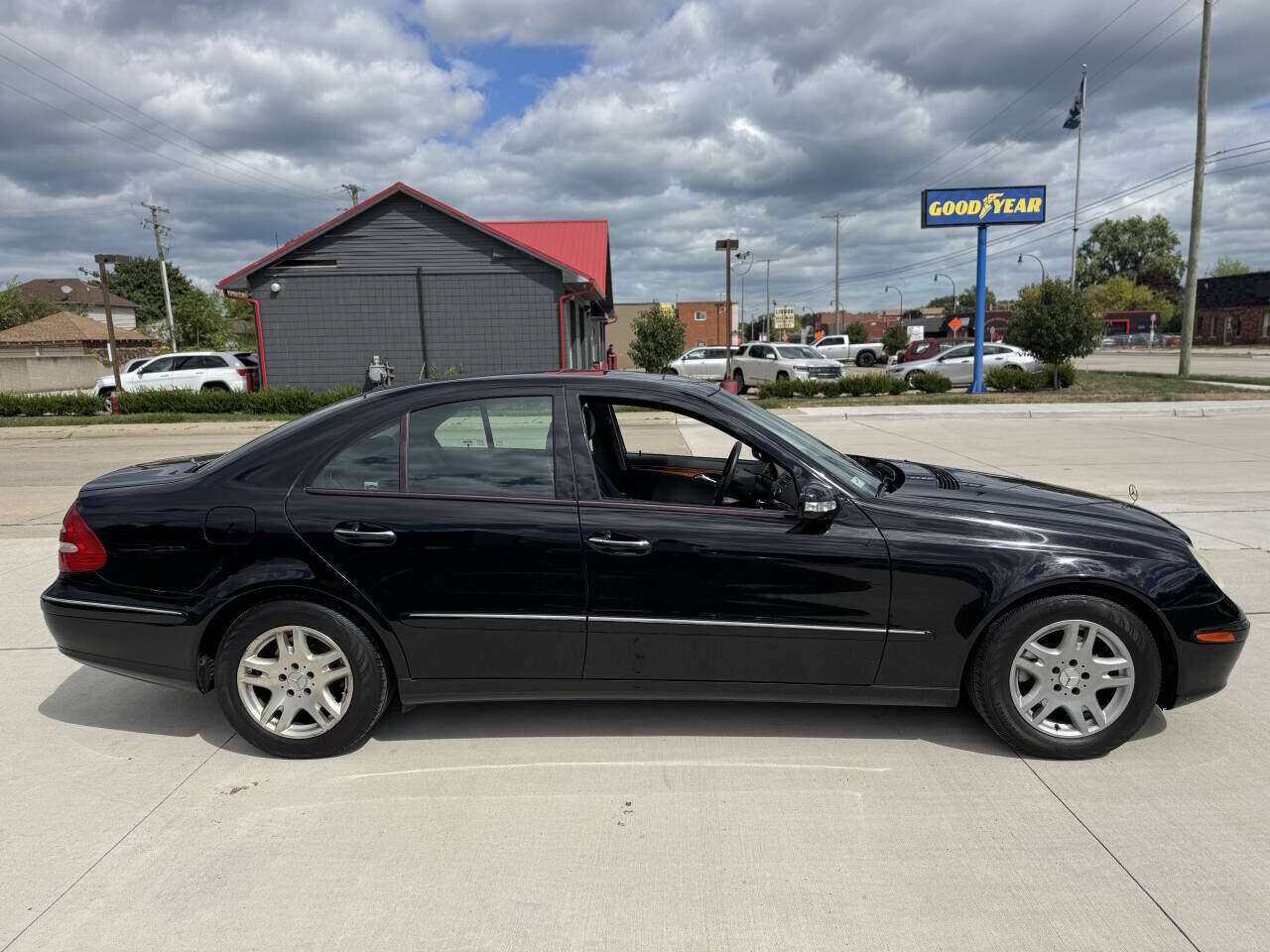 2005 MERCEDES-BENZ E-Class
