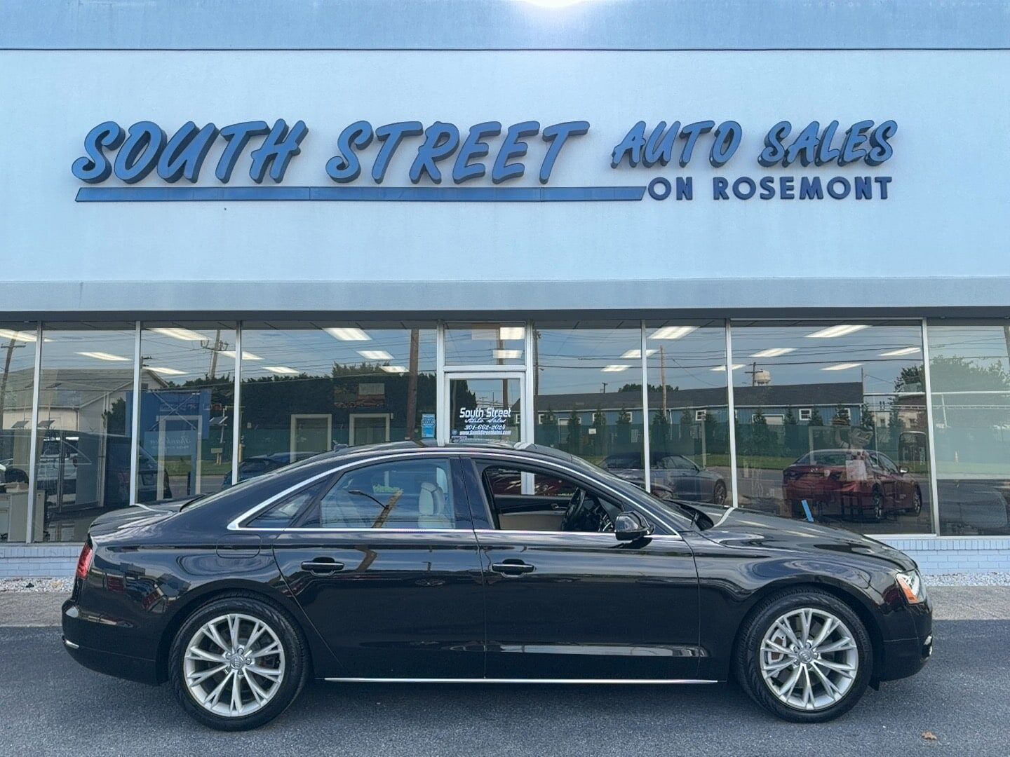 2011 AUDI A8