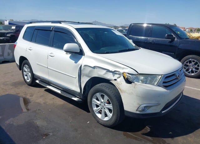 2013 TOYOTA Highlander