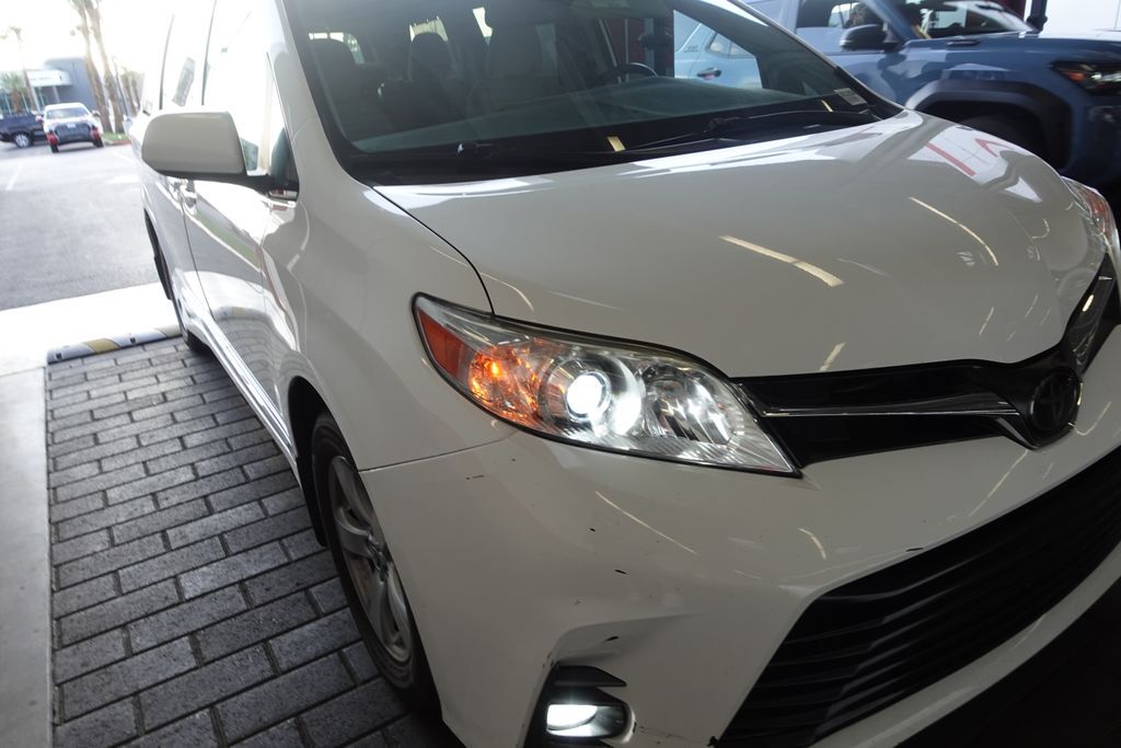 2020 TOYOTA Sienna
