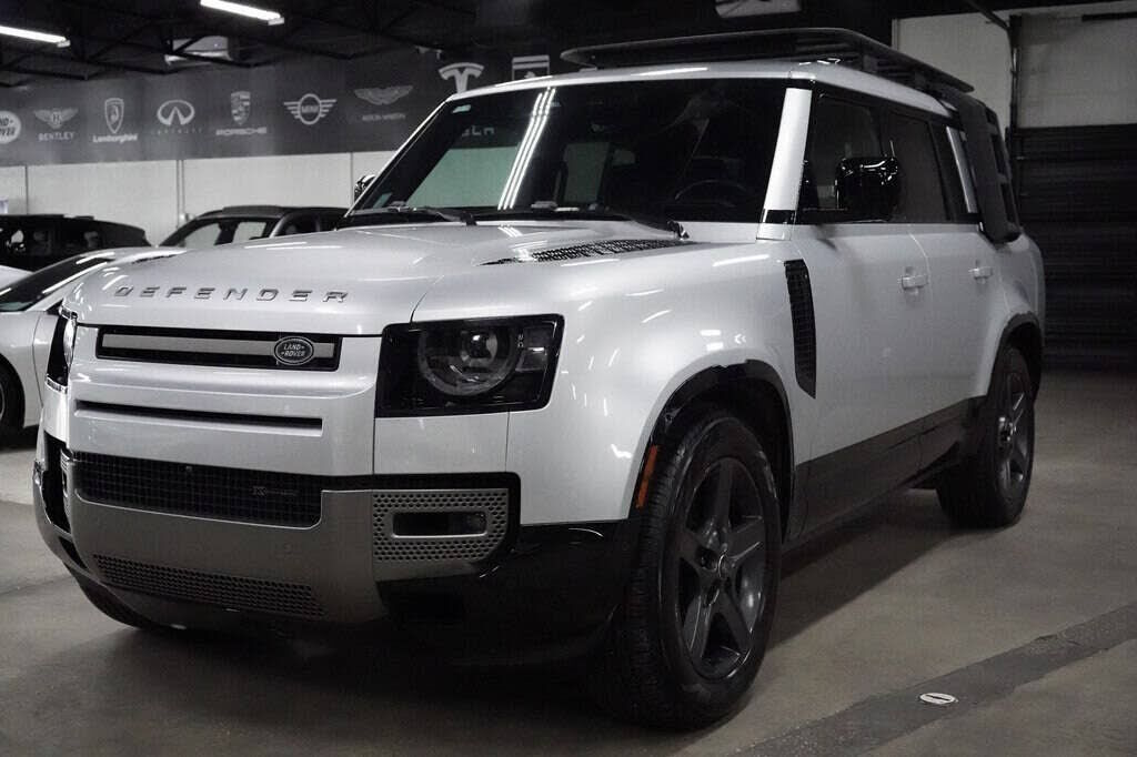 2023 LAND ROVER Defender